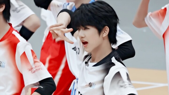 Little trainee’s dance routine at the sports day is perfectly timed and so exhilarating! Passersby, 