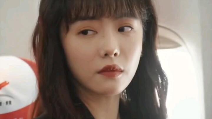 两人都把对方当做猎物，看谁能装到最后。