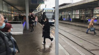Very busy tram action in front of Zurich HB! With Flexity, Cobra and Tram 2000