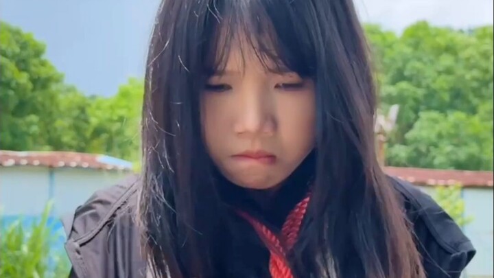 Aku sekali lagi benci banget sama diriku yang nggak bisa ngeratain setirnya!