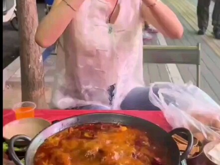 لماذا لا ينشر الرجال في موجز أصدقائهم؟