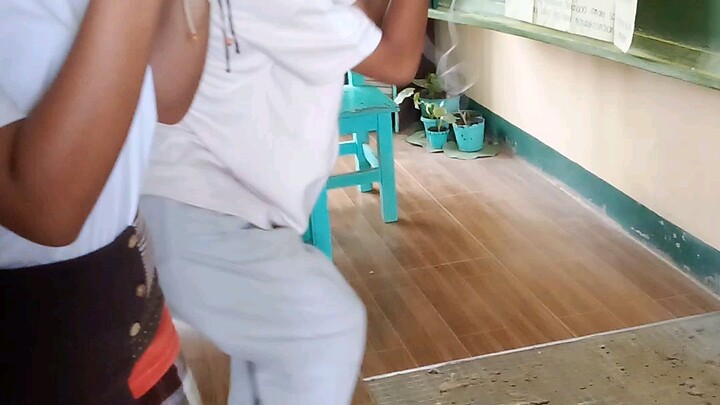 sumayaw ng walang dahilan HHAAAH