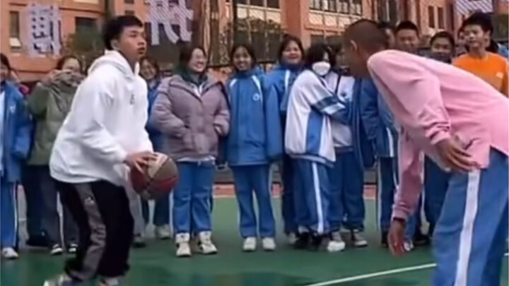 Today's middle schoolers playing basketball—times have indeed changed!