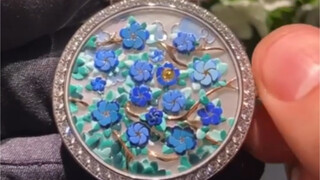 A stunning high-end watch that can bloom—let's take a look together.