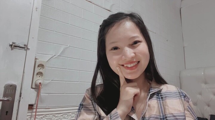 Suka gigi bertaring atau gigi gingsul nih hehe