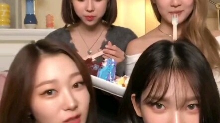 Ninh Nghệ Trác học tiếng Anh theo nhà Kardashian