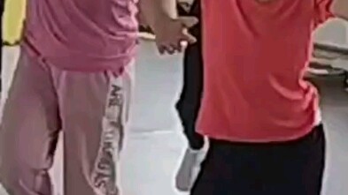 Cháu gái nhảy múa