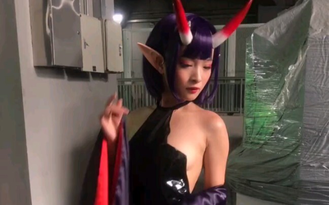 The coser in the city really knows how to play