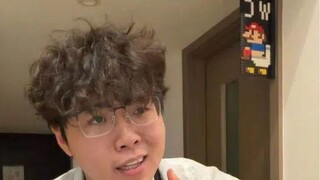 The east wind is weak, and the hundred flowers have withered...