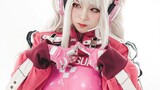 [cosplay] màu hồng rất đẹp nhưng đồ bó quá.