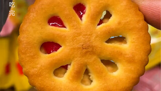 #Kue Kering Isi Selai Ada tipe orang yang suka menjelekkan orang lain demi meninggikan dirinya sendi