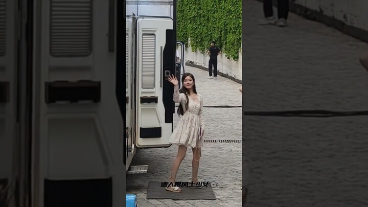 [Vid] Zhao Lusi at “Love’s Ambition” drama filming set