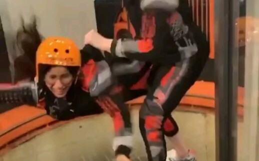 Ngakak, jangan bawa Cardi B lagi ke terowongan angin