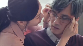 أُعلن رسميًا: لم أشارك قط في تصوير أي فيلم أو مسلسل. الرجل في الفيديو ليس أنا. أرجوكم توقفوا عن استخ