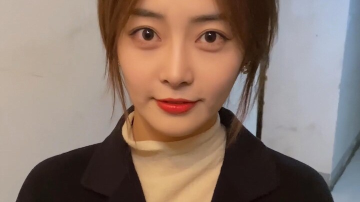 Nấu sủi cảo này mà ồn ào quá!