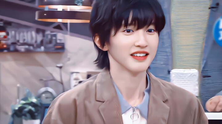 นี่แหละใช่ไหมที่เขาเรียกว่าหน้าตาแบบหญิงสาวแสนหวานสุดระดับ?!