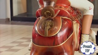 Ngựa đồ chơi cũng biết đi vệ sinh à?