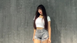 Tangtang is fascinated by the choreography of Jeon Hyo-sung and Hong Hong