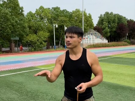 เพิ่งเคยเห็นโค้ชซ้อมตัวเองจนพิการครั้งแรก