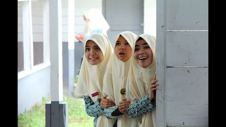 Cahaya Cinta Pesantren (2017)