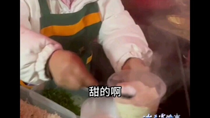 เจ้าของร้านอาหารเช้าในฮาร์บินตอบโต้กรณีขายเต้าหู้หวานว่า “อยากทุ่มเททรัพย์สินทั้งหมดเพื่อต้อนรับลูกค