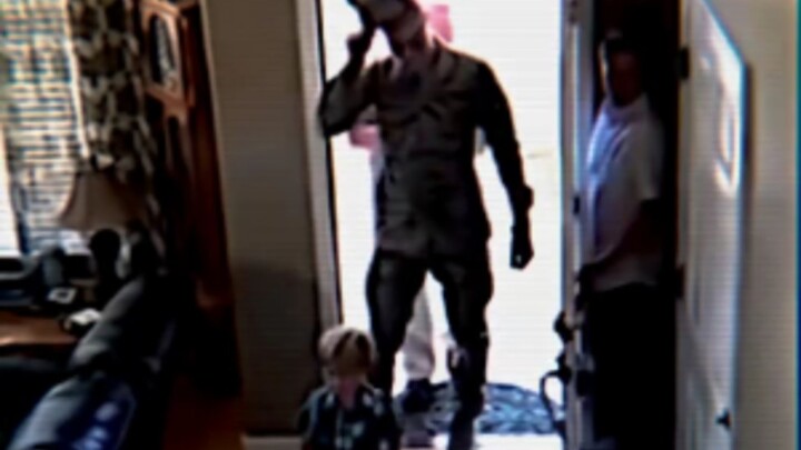 ทันทีที่เสียงของเขาแหบแห้ง ฉันก็รู้เลยว่าเขาคิดถึงพี่ชายมากแค่ไหน