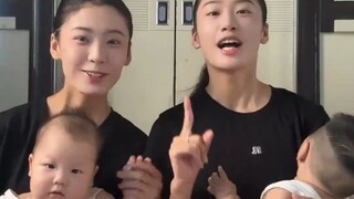 “姐姐那个羡慕阿”双胞胎生的宝宝差距怎么这么大，完全是两种不同性格