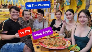 Vũ Thu Phương ghé thăm chấn động tiệm Gỏi đu đủ Ty Thy Vlog