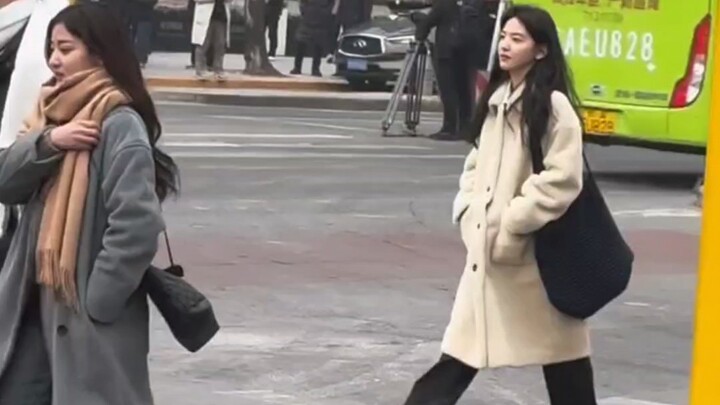 As expected, Zhang Ruonan is a sight to behold wherever she goes.