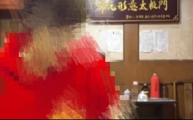 Lu Baoguo angrily rebuked the old lady for playing Dou Dizhu without any sense of card etiquette—and