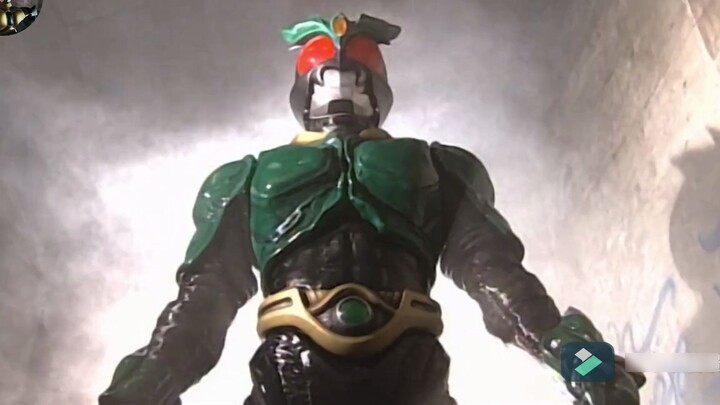 Kamen Rider Agito - First battle of other knights: Chassis damage 80%