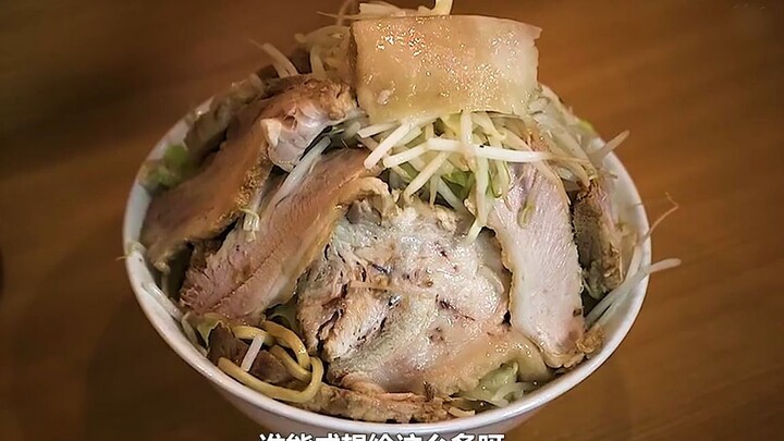 أضافت الفتاة الصغيرة كوعًا واحدًا إلى وعاء المعكرونة، وأكلت وعدين كاملين، وقالت بصراحة إنها تستطيع أ