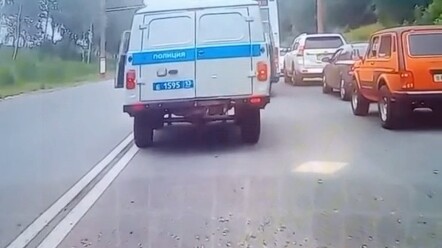 想走的人 关门都很轻  真是要笑死