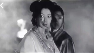 “满堂花醉三千客 一剑霜寒十四州！”