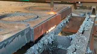 Mengiris besi seperti memotong lumpur