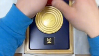 Anh chàng người Thụy Điển uống thỏa thích nước ngọt "Happy Water" của Fizz trong làng Olympic đã già