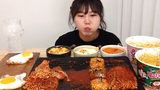 Mukbang mì cay các thể loại và nấm kim châm #food #seagame3