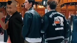 菲律宾老哥靠顶级后期制作技术 成为德国偶像男团第6人