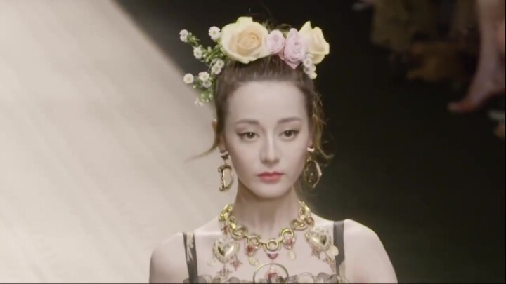 Dilraba Dilmurat di Milan Fashion Week 2018