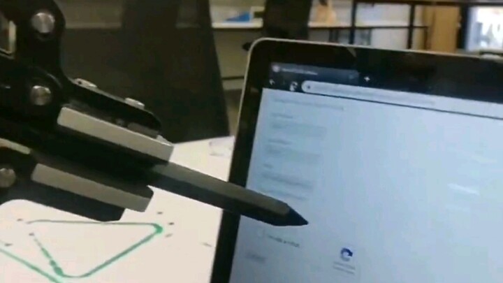 【أزمة الذكاء الاصطناعي】الذكاء الاصطناعي يثبت أنه ليس روبوتًا