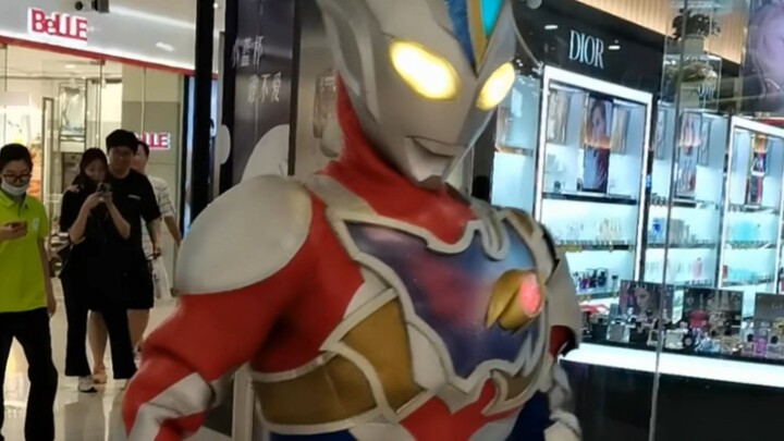 Ultraman Dekai's first outing