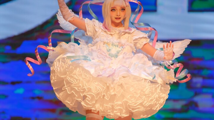 الملاك الصغير يحل في الحديقة