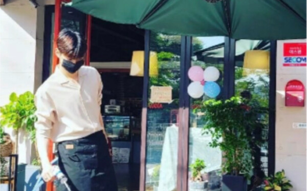 Thực lực vũ đạo của ông chủ quán cà phê điển trai 22 tuổi người Hàn Quốc 【Seong Han Bin】