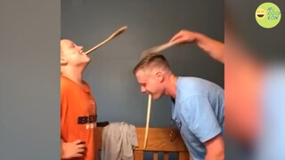 Khoảng khắc hài hước được quay lại - Phần 7 #ChuaHe