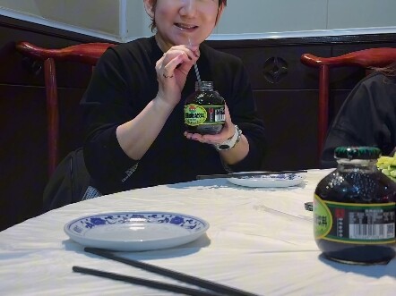 Crayon Shin-chan voice actor Akiko Yajima is here to eat Liqun Roast Duck!