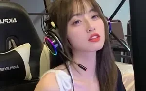 ความคิดถึงก็เหมือนดวงดาว เห็นเป็นครั้งคราว แต่ไม่เคยหายไป