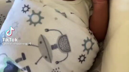 Two different twins be like