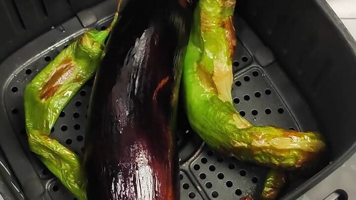 بتشوفه وتحس إنك بس تاكل الأرز الممزوج بالفلفل الحار هتستمتع كتير!