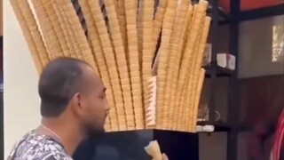 Ekspresi mata yang ingin membunuh seseorang memang tak bisa disembunyikan.