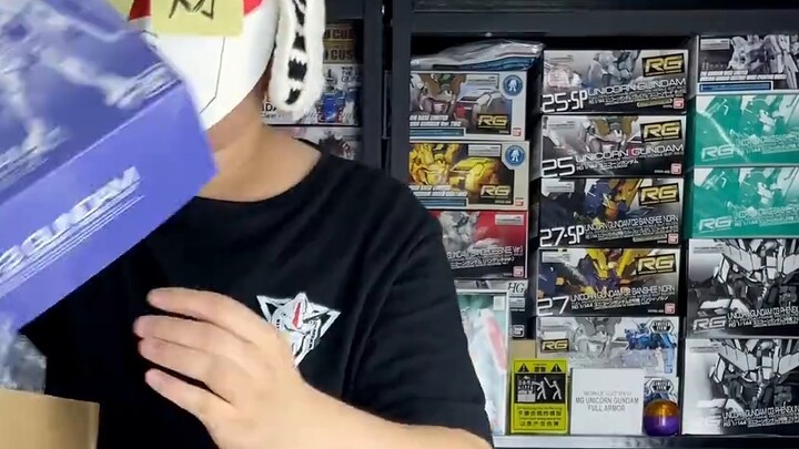 [Open a box] Unboxing the 1299 Gundam lucky bag at Bandai flagship store on Tmall 618! Is this reall